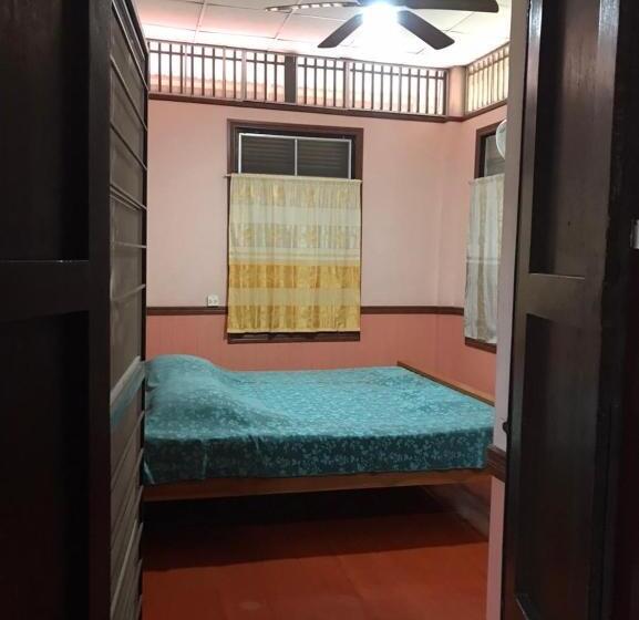 Pensão Baan Lotus Guest House