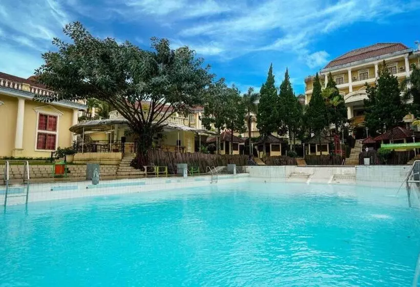 Resort Otel Tretes Raya