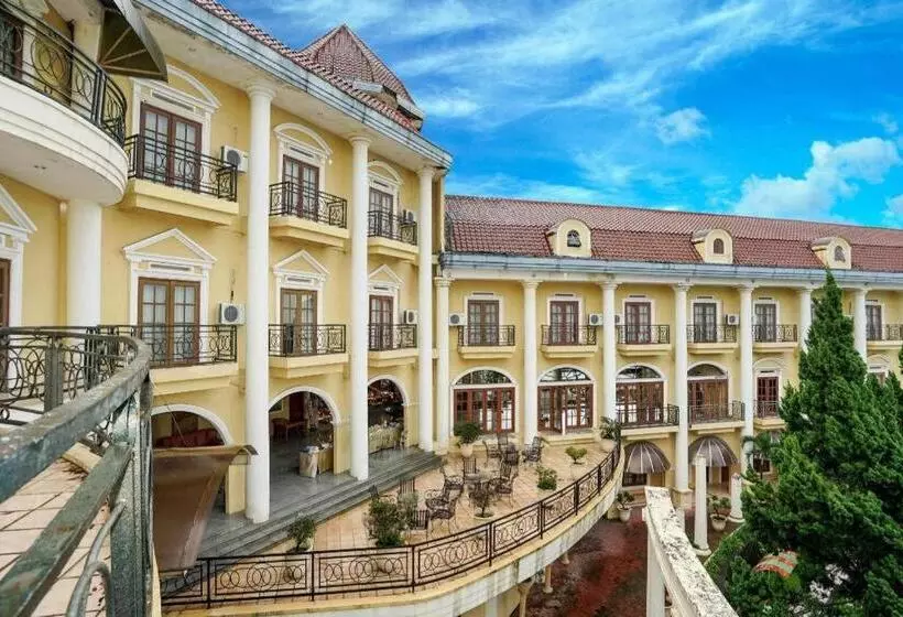 Resort Otel Tretes Raya