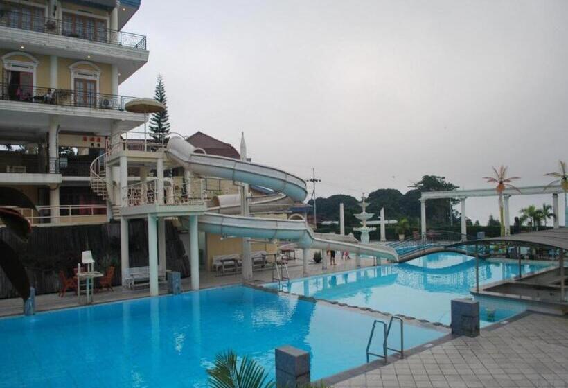 منتجع Tretes Raya