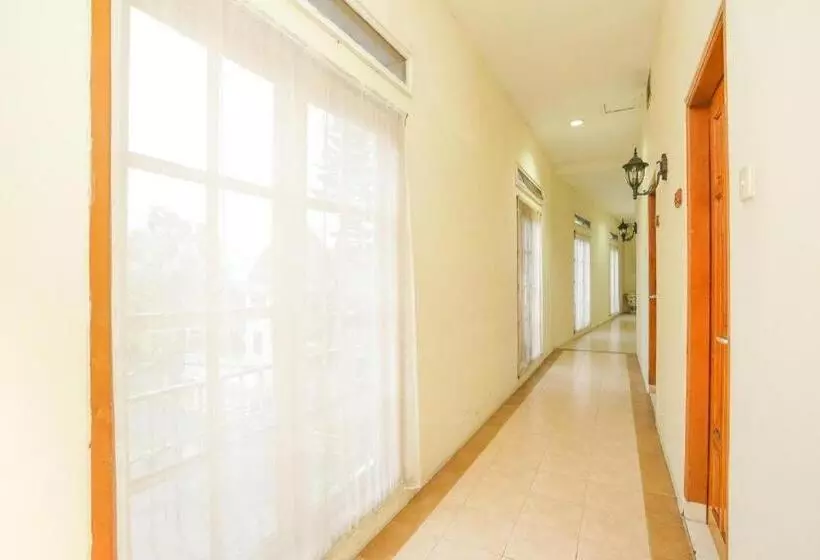 Resort Otel Tretes Raya