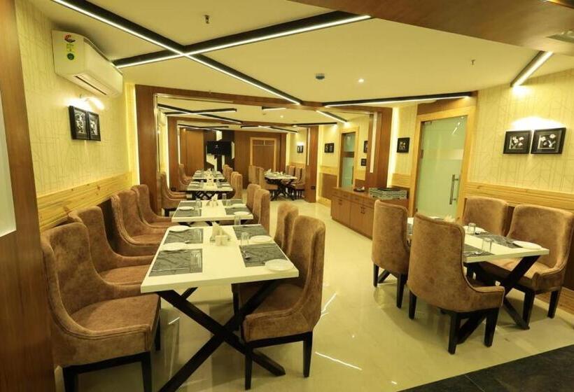 The Hotel Saaj Premium