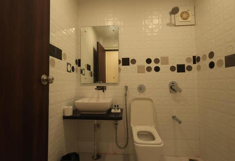 The Hotel Saaj Premium