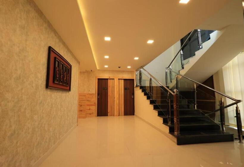 The Hotel Saaj Premium