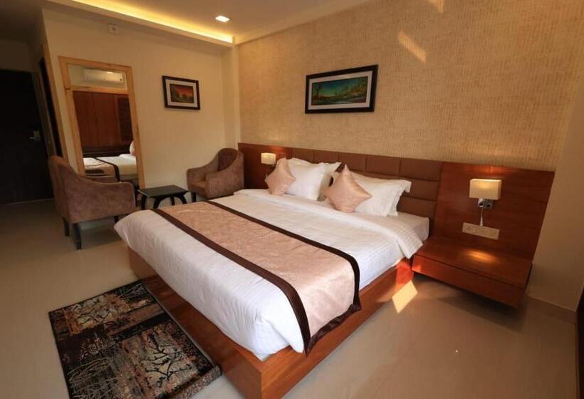 The Hotel Saaj Premium