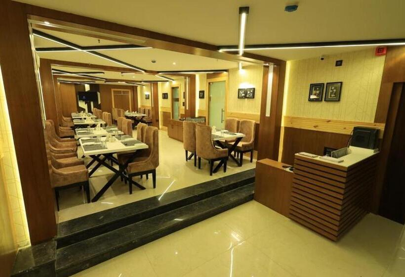 The Hotel Saaj Premium