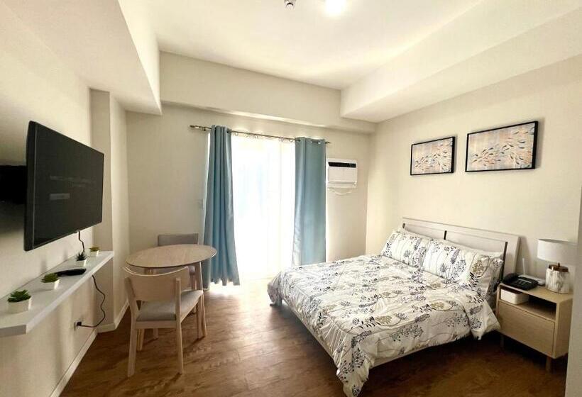 Near Mactan Airport Condo By Isla Stays