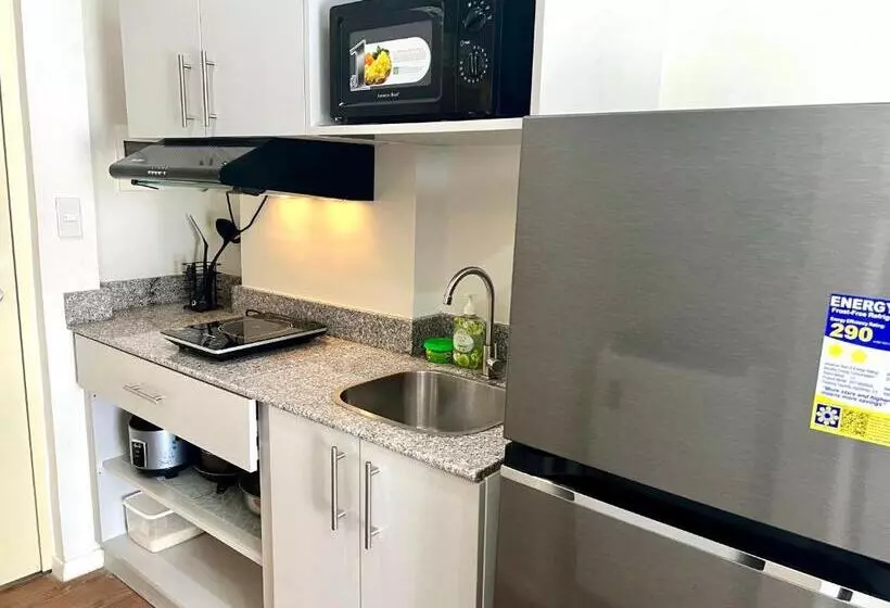 Near Mactan Airport Condo By Isla Stays