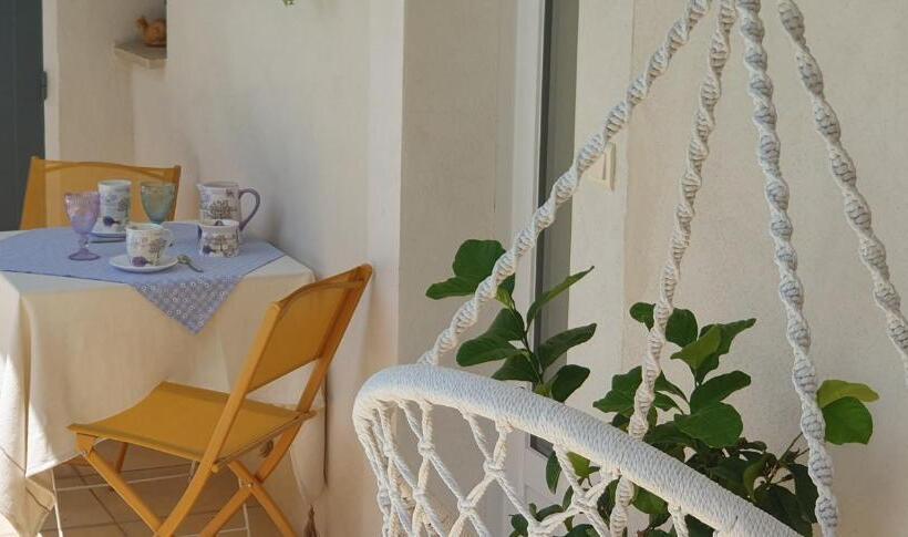 ベッドアンドブレックファースト Chambre D Hôtes La Petite Dormeuse