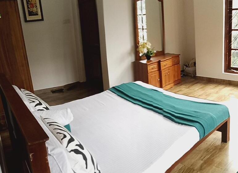 Bed and Breakfast Js Home Ella