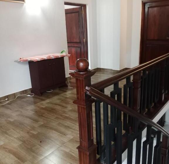 Bed and Breakfast Js Home Ella