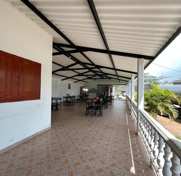 Hotell Balcon De Los Alpes Plus