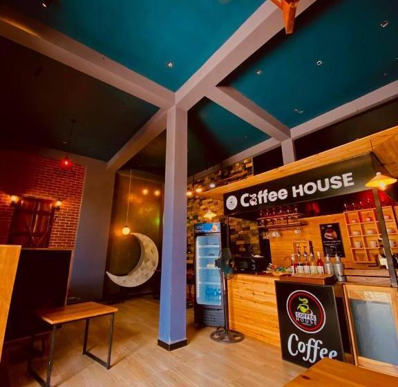 Отель Coffee House Dambulla