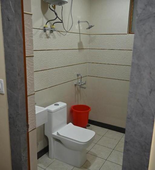 בית מלון כפרי Raas Plaza