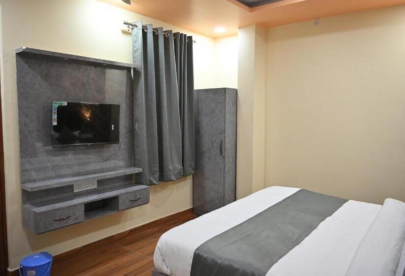 בית מלון כפרי Raas Plaza