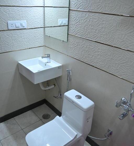 בית מלון כפרי Raas Plaza