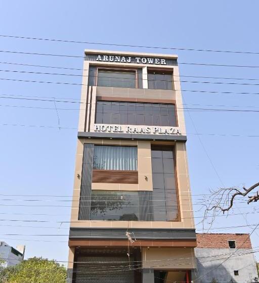 בית מלון כפרי Raas Plaza