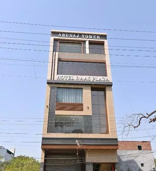 Hotelli Raas Plaza