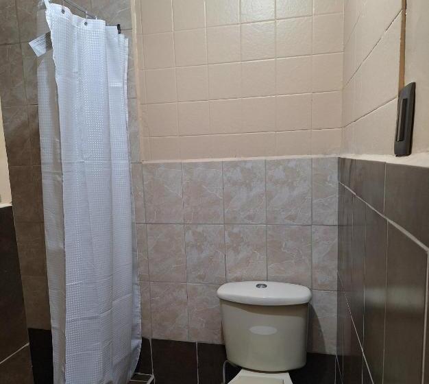 هتل The Travel House