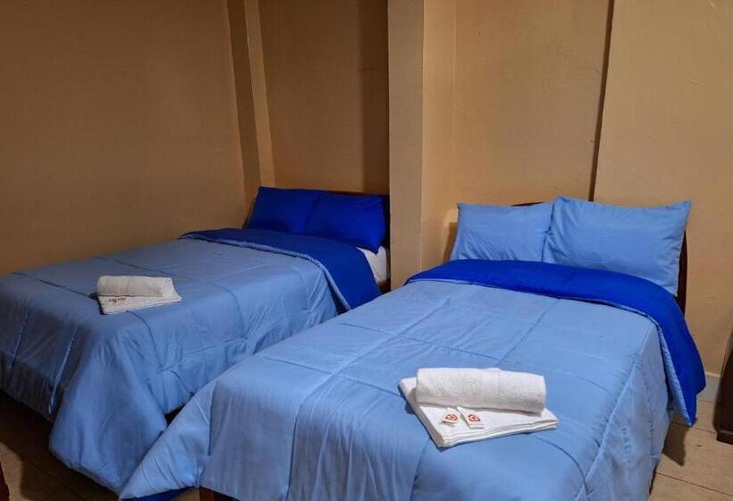 هتل The Travel House