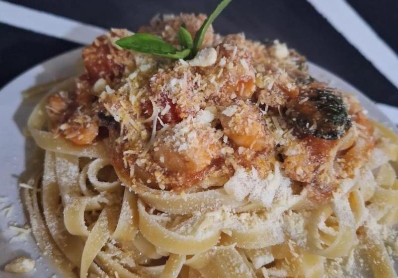 هتل The Travel House