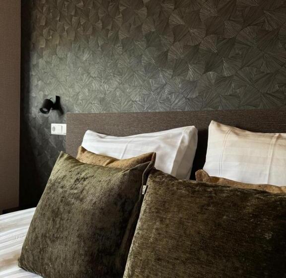 هتل Twenty Three Amsterdam Airport