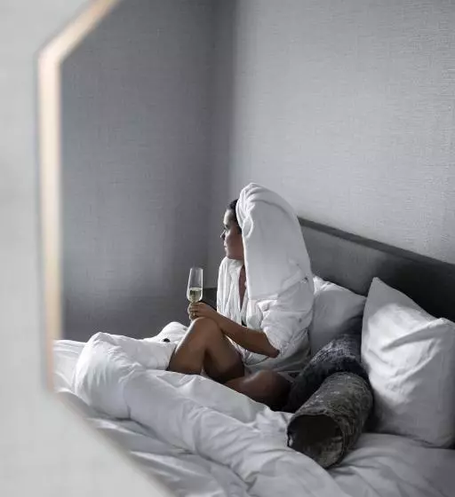 Hotelli Twenty Three Amsterdam Airport