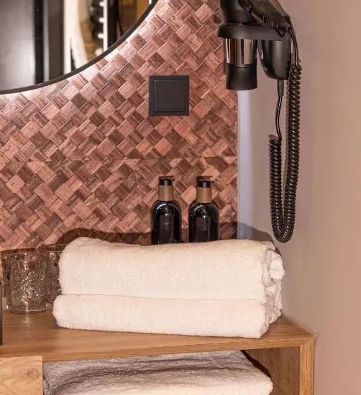 Hotelli Twenty Three Amsterdam Airport