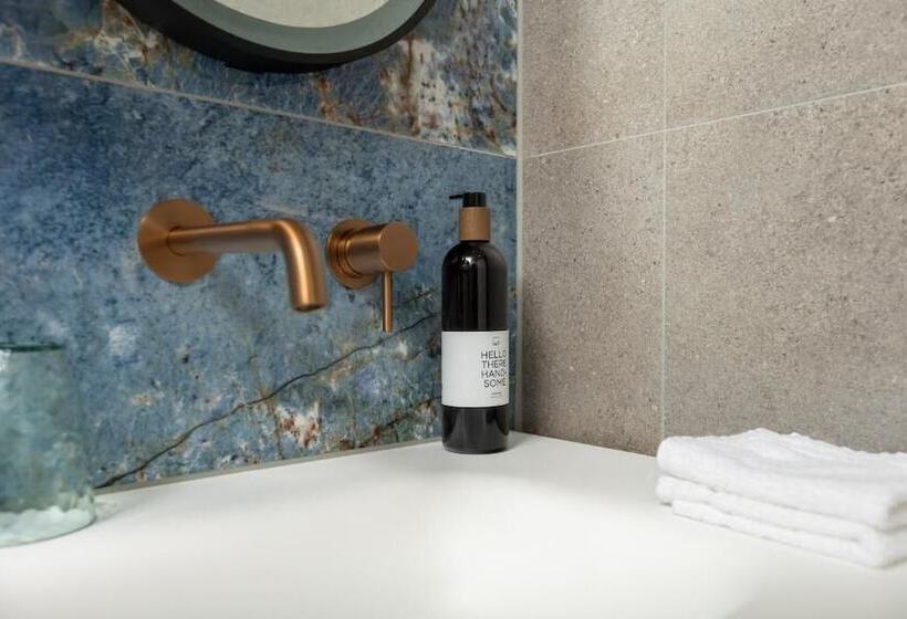 هتل Twenty Three Amsterdam Airport