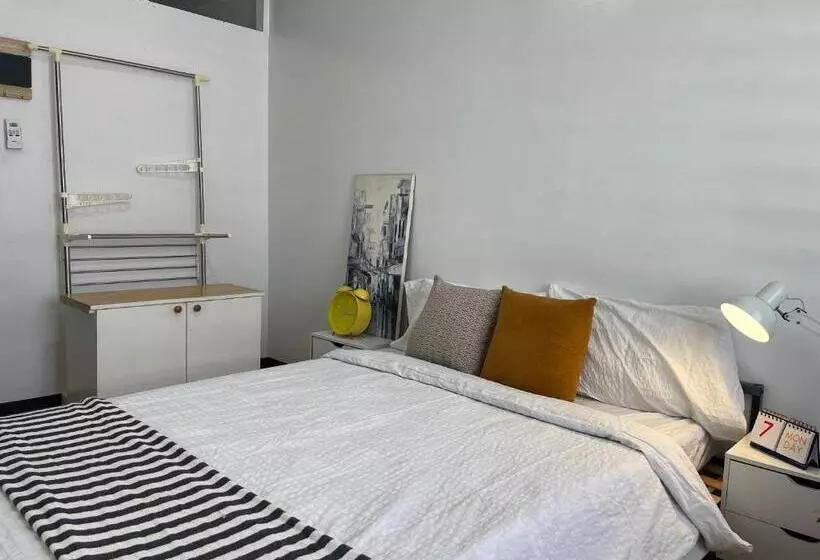 Minimalist 1br Condo Unit In Imus With Wifi And Balcony