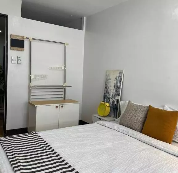 Minimalist 1br Condo Unit In Imus With Wifi And Balcony