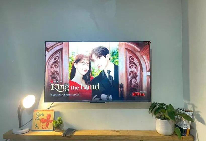 Minimalist 1br Condo Unit In Imus With Wifi And Balcony