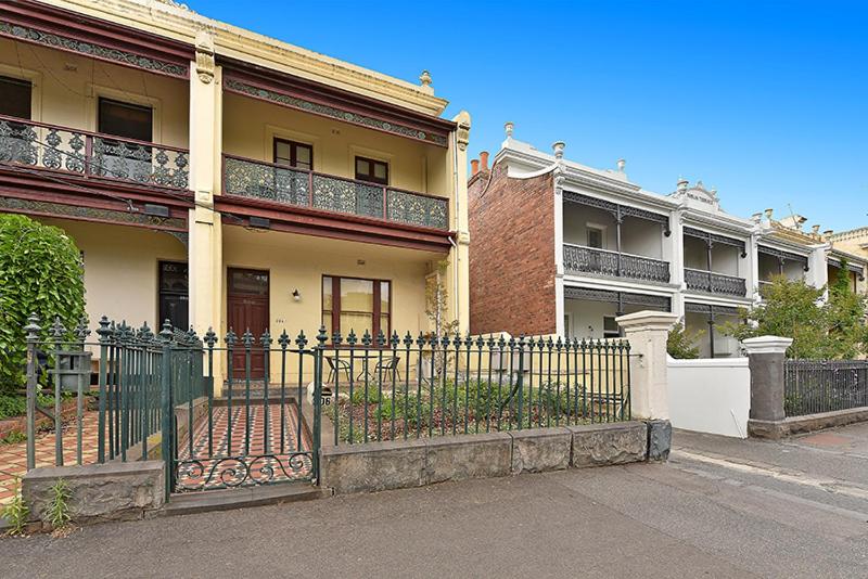 Pensió 206dr2 & 3 Large Rooms In Carlton 2br Apt! Ac, Smart Tv, Pkg!