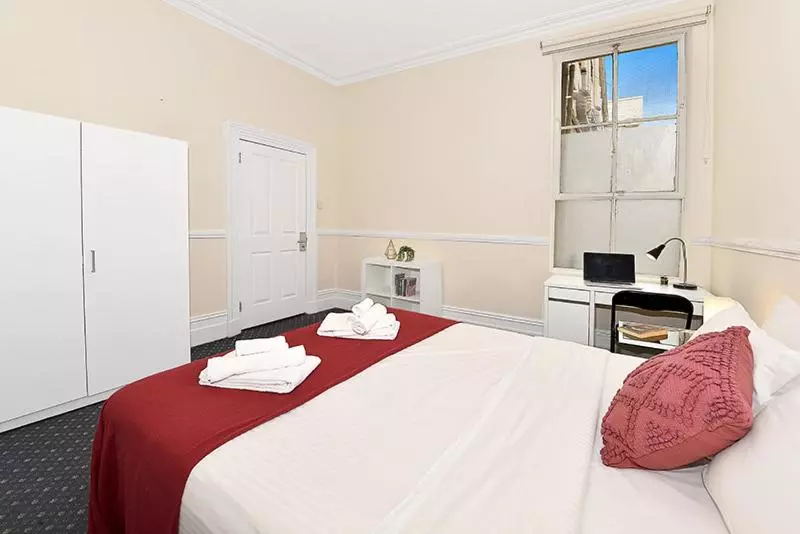 Majatalo 206dr2 & 3   Large Rooms In Carlton 2br Apt! Ac, Smart Tv, Pkg!
