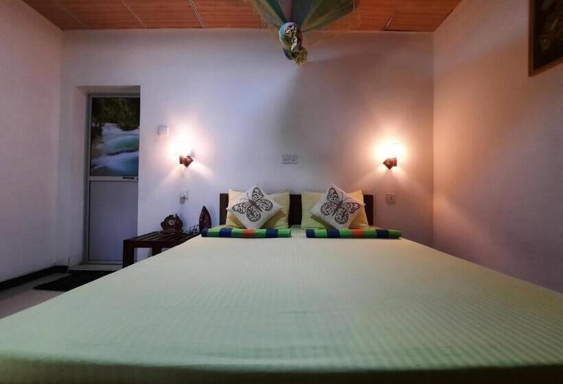 Pension (Hôtel basse catégorie) Batu S Safari Lodge Udawalawe