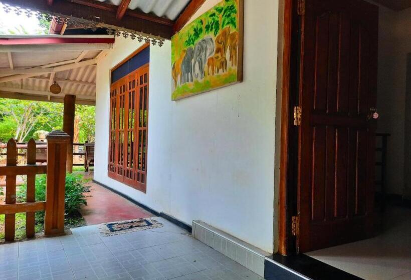 Pension (Hôtel basse catégorie) Batu S Safari Lodge Udawalawe