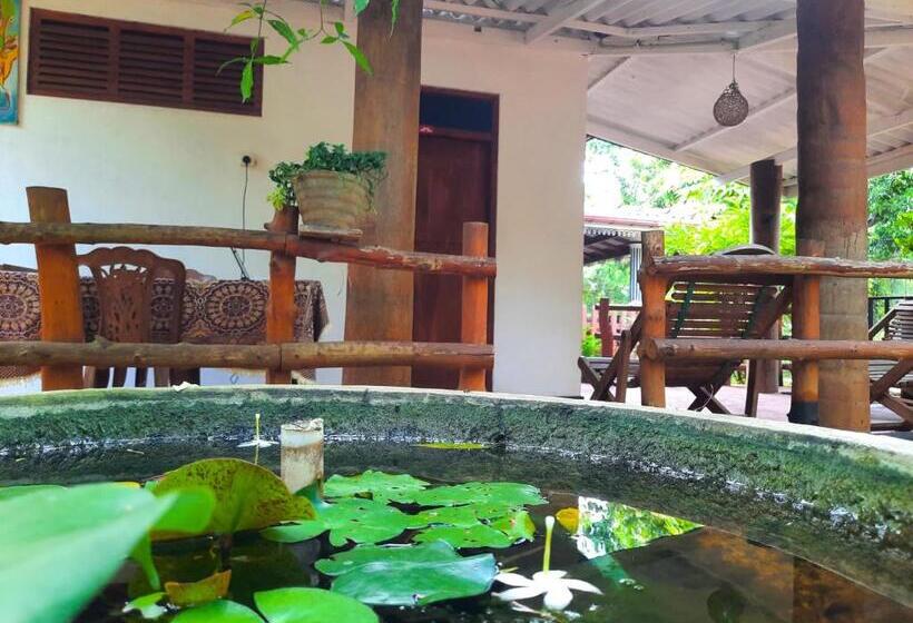 Pension (Hôtel basse catégorie) Batu S Safari Lodge Udawalawe