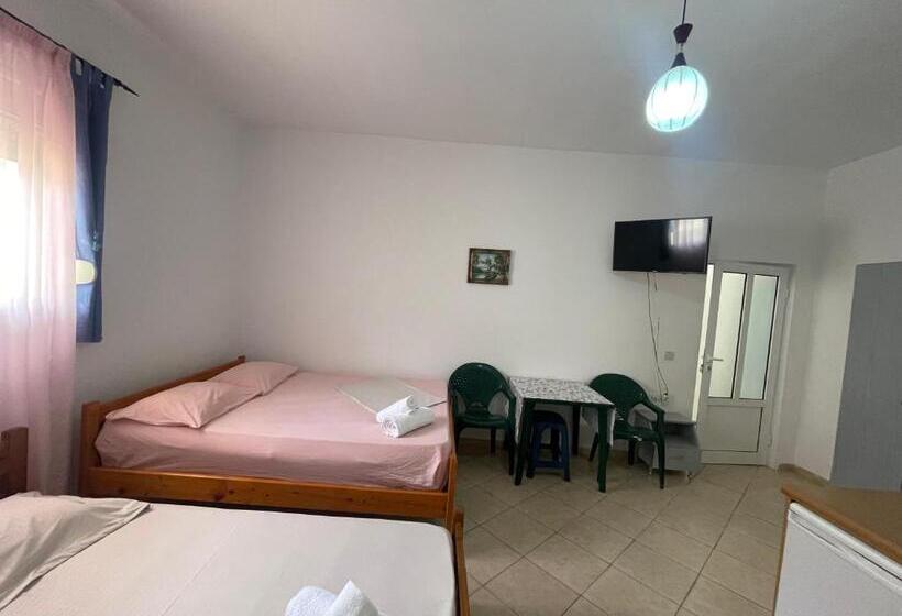 پانسیون Megi Rooms