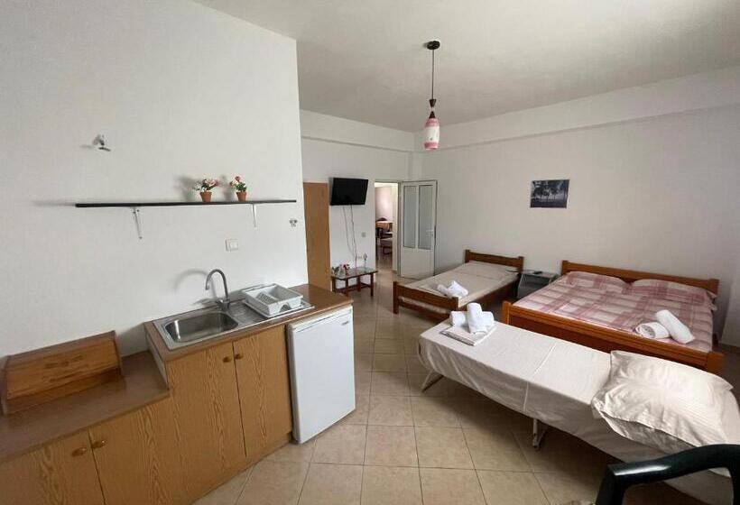 پانسیون Megi Rooms