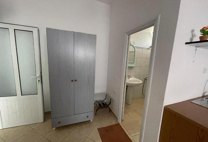 پانسیون Megi Rooms