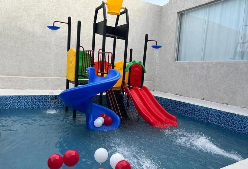 منتجع شاليهات ديرموند الفندقية بألعاب مائية