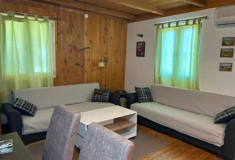 Velicanka Hostel