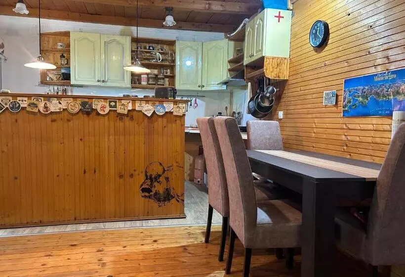 Velicanka Hostel
