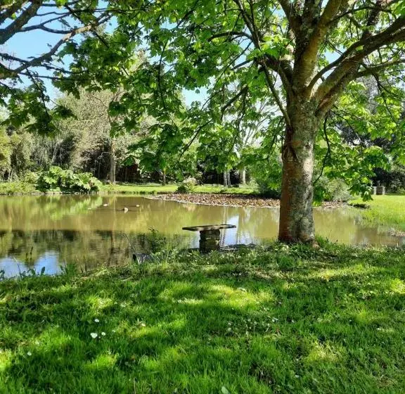Aamiaismajoitus (B&B) Chambres D Hôtes   Domaine Les Sources