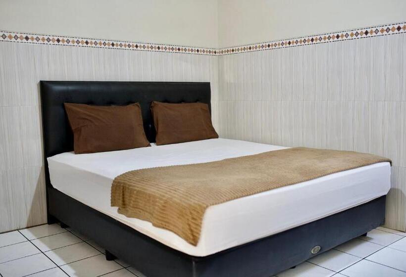 Hotelli Garuda Setia