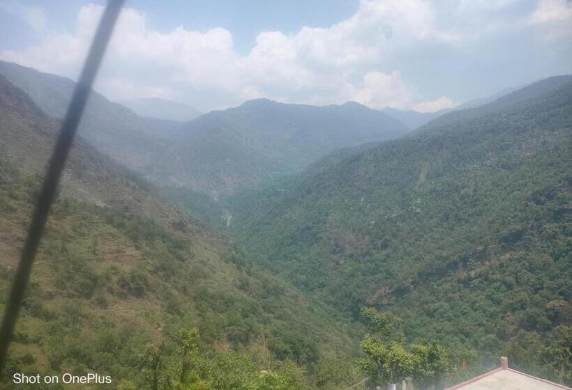 בית מלון כפרי Parwati Lodge And Restaurant