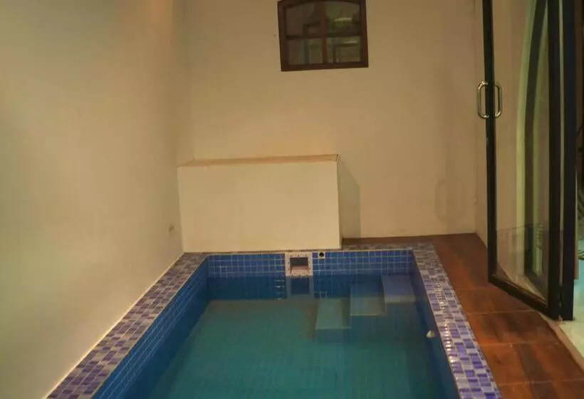 בית מלון כפרי Raja Villa