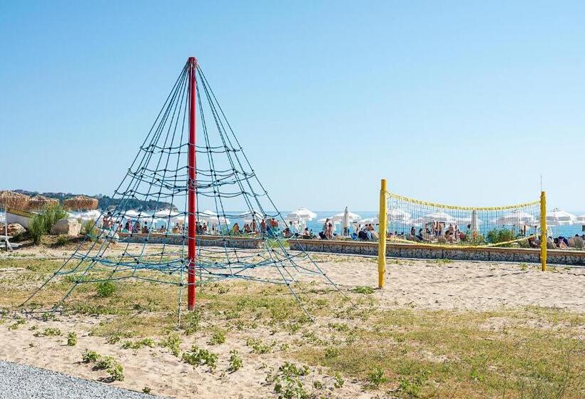 هتل Sunrise Residence Room Only Furnished Apartments сънрайз резиденс апартаменти