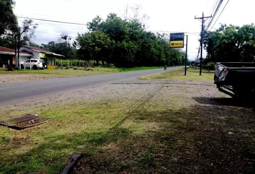 ホテル Toños