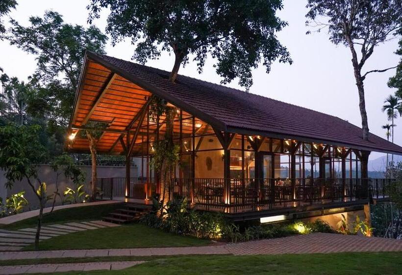 Resort Sterling Lontano Waterfront Wayanad